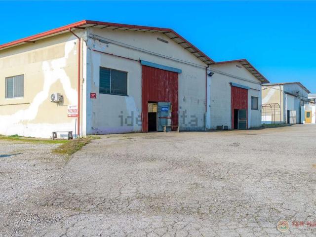 Capannone in vendita a Unione Alto Ferrarese, Reggio Emilia