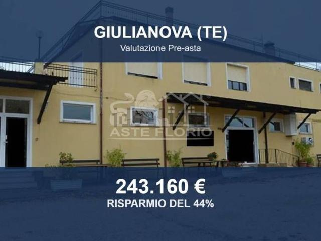 Capannone in vendita a Giulianova, Teramo