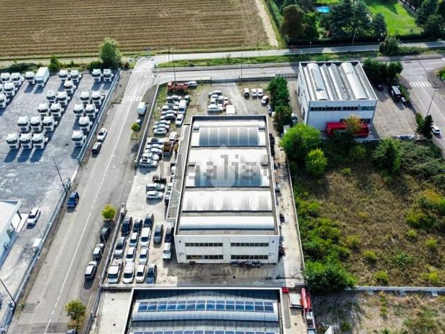 Capannone in vendita a Montale, Piacenza