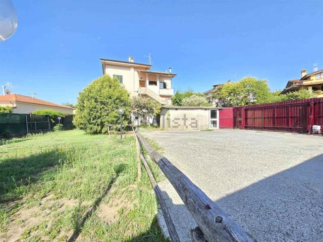 Capannone in vendita a Massarosa, Toscana