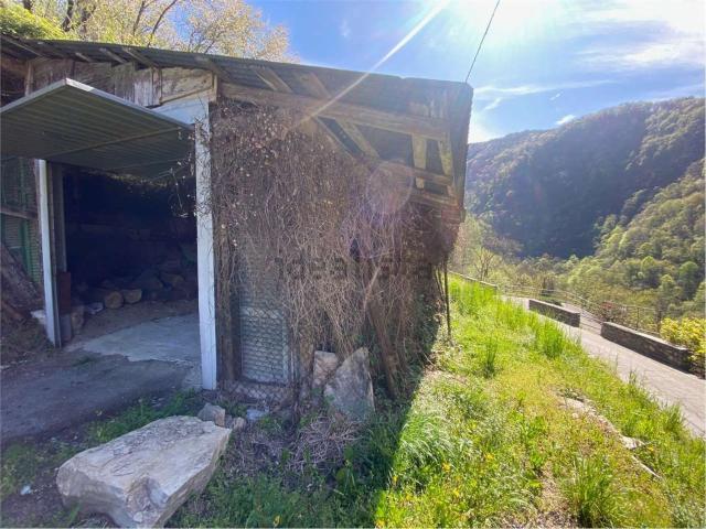 Capannone in vendita a Palanzo, Faggeto Lario