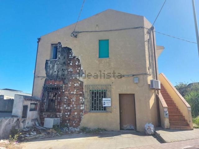 Capannone in vendita a Valdina, Sicilia