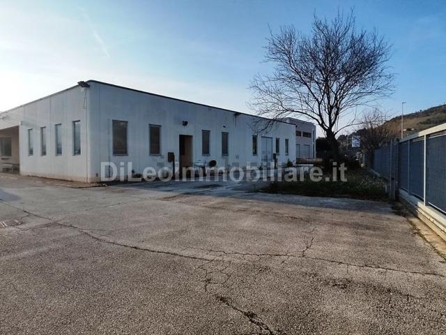 Capannone in vendita a Brecciarolo, Marche