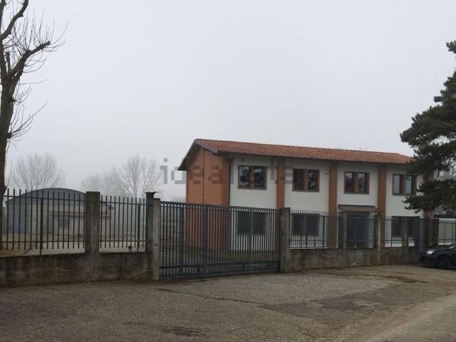 Capannone in vendita a Fogliano, Vigevano