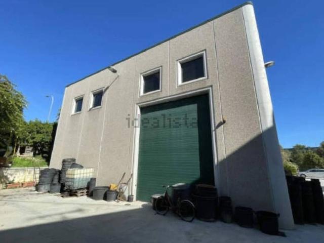 Capannone in vendita a Zona Industriale Bore Tesino, Marche