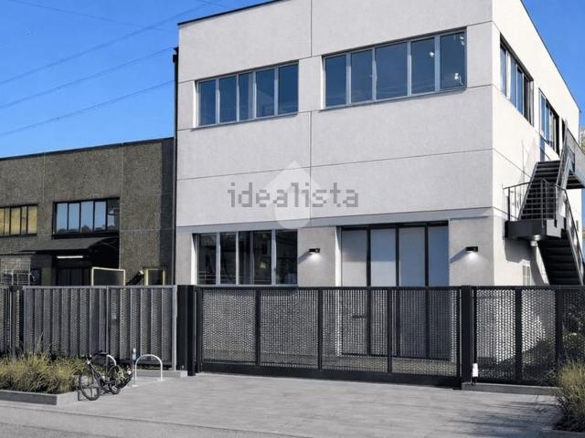 Capannone in vendita a Moncucco, Brugherio