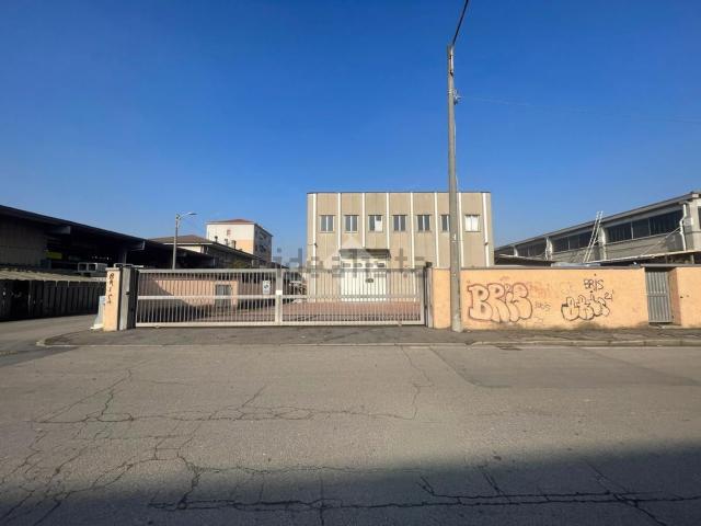 Capannone in vendita a Nova Milanese, Lombardia