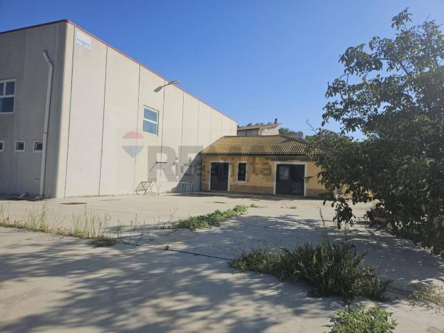 Capannone in vendita a Racalmuto, Sicilia