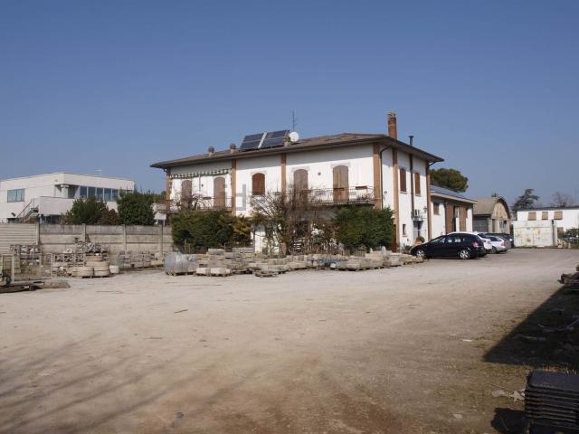 Capannone in vendita a Unione di Comuni della Romagna Forlivese, Quattro