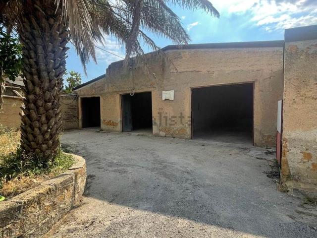 Capannone in vendita a Caldare, Aragona
