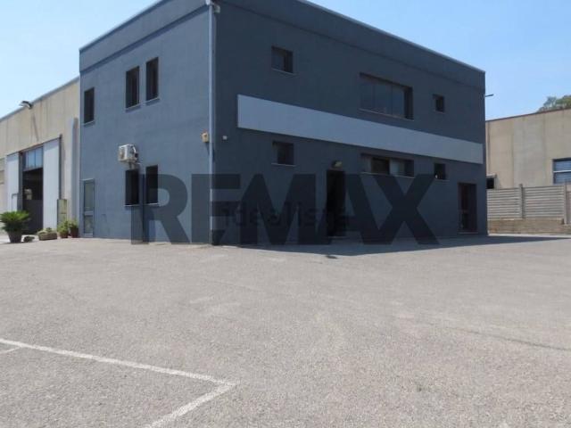 Capannone in vendita a Zona Industriale Terza Fase, Ragusa
