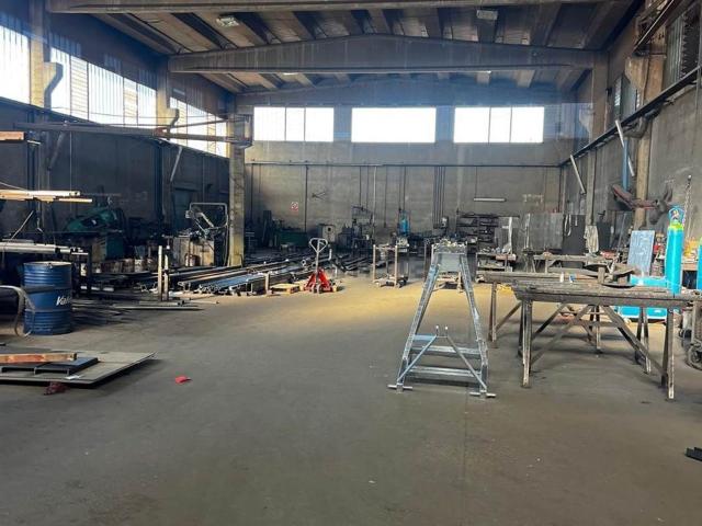 Capannone in vendita a Borgo Virgilio, Romanore