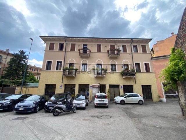 Capannone in vendita a Centro storico, Brenzone
