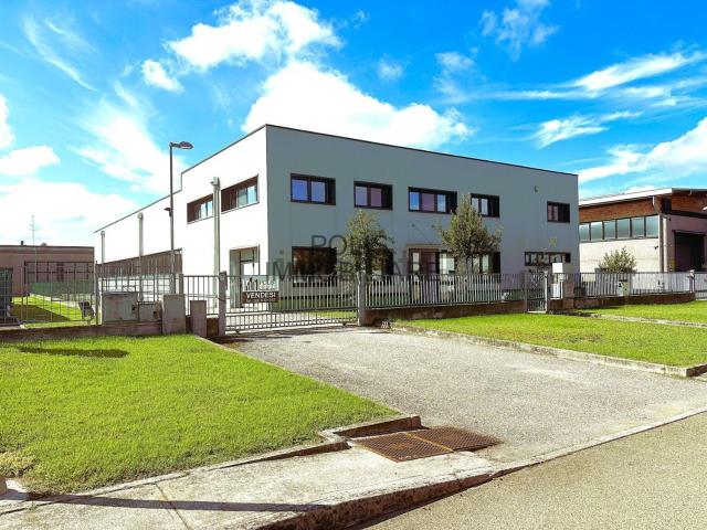 Capannone in vendita a Zona Industriale di Rovereto sulla Secchia, Novi di Modena