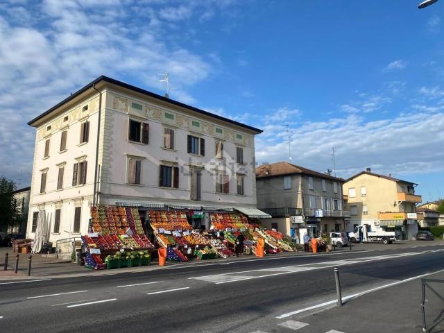 Capannone in vendita a Cella, Re