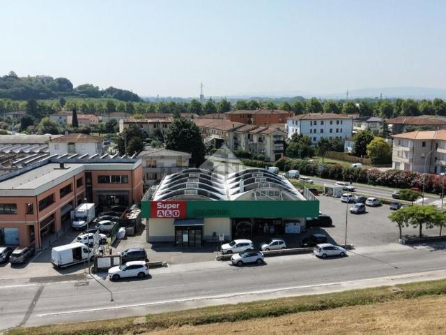 Capannone in vendita a Oltrarno, Calcinaia