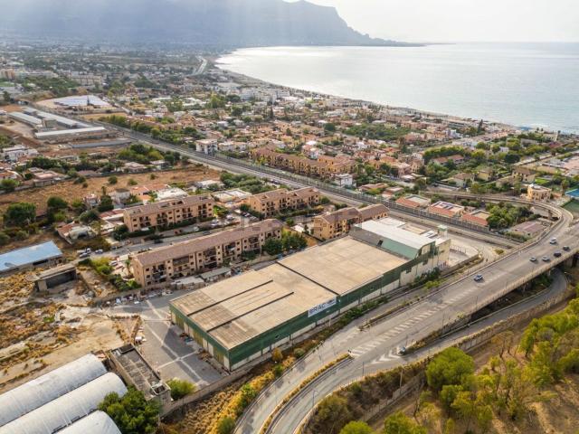 Capannone in vendita a Isola delle Femmine, Palermo
