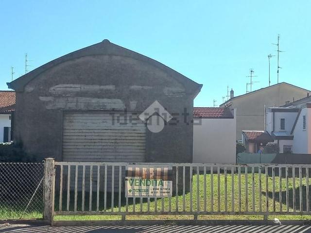 Capannone in vendita a Russi, Ravenna