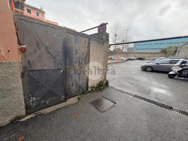 Capannone in vendita a Medio Ponente, Serra Riccò