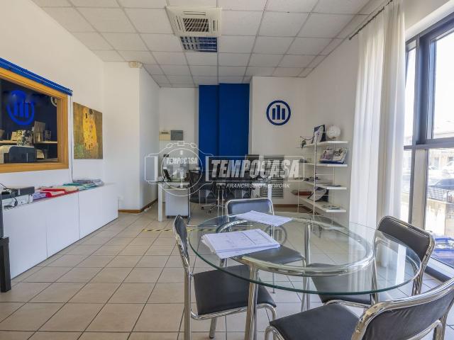 Capannone in vendita a Zona industriale Corridonia, Marche