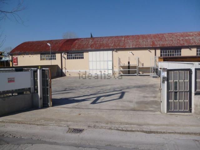 Capannone in vendita a Villa del Fuoco, Pescara