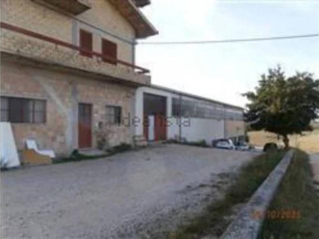 Capannone in vendita a Marche, Fermo
