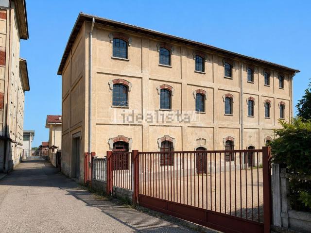 Capannone in vendita a Galliate, Novara
