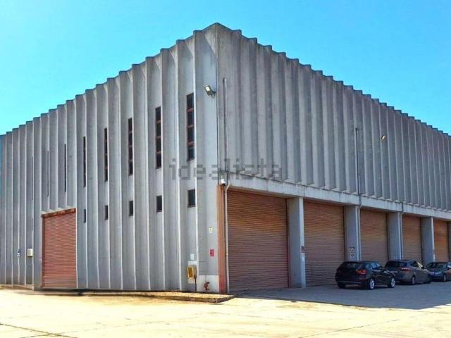 Capannone in vendita a CACIP - Agglomerato industriale di Elmas, Elmas