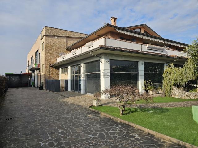 Capannone in vendita a Valbrembo, Lombardia