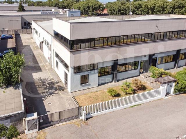 Capannone in vendita a Cernusco Sul Naviglio, Lombardia