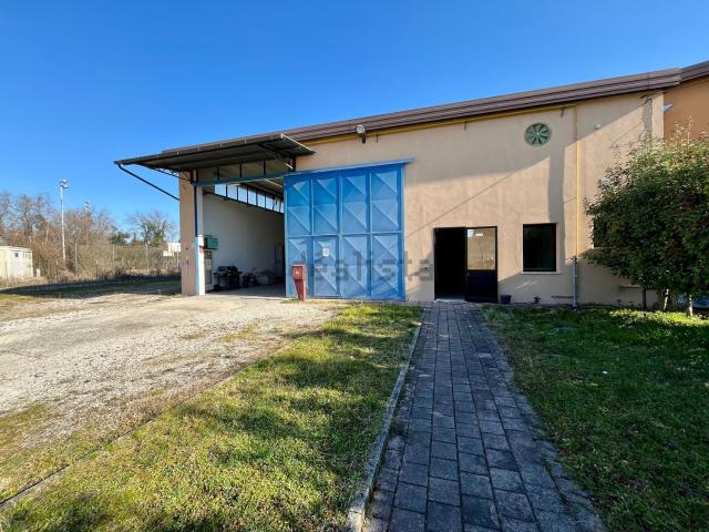 Capannone in vendita a Nervesa Della Battaglia, Veneto