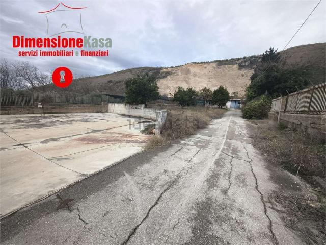 Capannone in vendita a Cancello Scalo, San Felice A Cancello