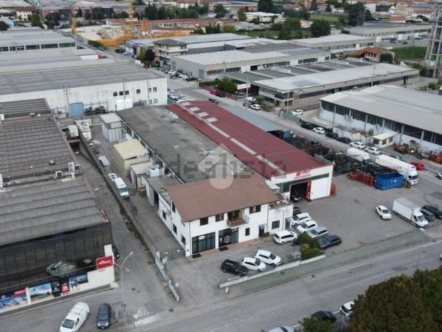 Capannone in vendita a Case Nuove, San Martino Buon Albergo