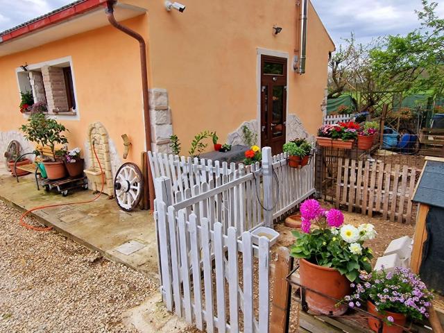 Capannone in vendita a Fossa, Abruzzo