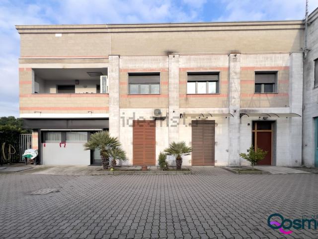 Capannone in vendita a Quartiere Lavagna, Corsico