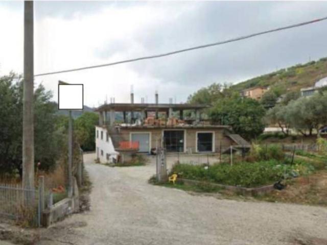 Capannone in vendita a Ariano Irpino, Campania