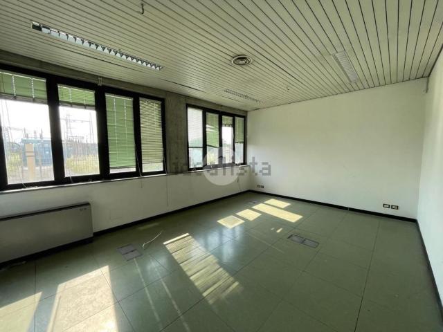 Capannone in vendita a Seriate, Bergamo