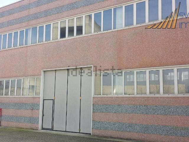 Capannone in vendita a Moncucco, Brugherio