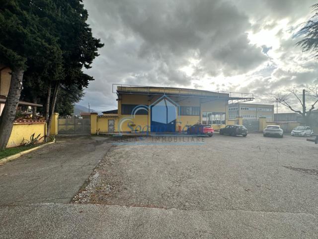 Capannone in vendita a Romagnano, Marina Di Massa