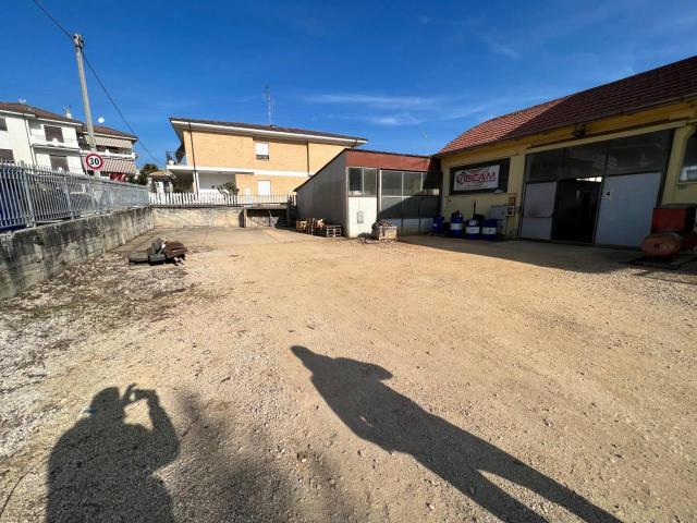 Capannone in vendita a Marche, Fermo