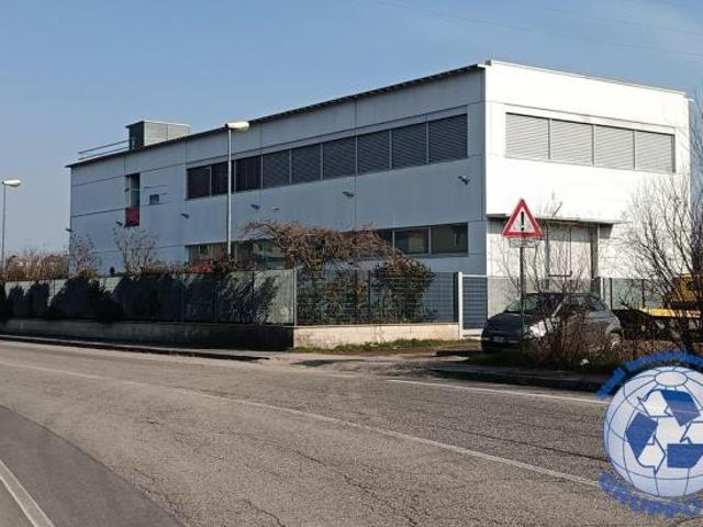Capannone in vendita a Muggiò, Lombardia