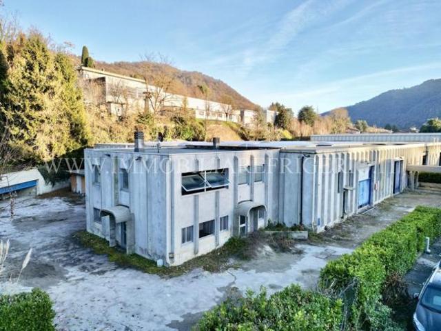 Capannone in vendita a Caprino Bergamasco, Bergamo
