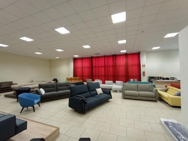 Capannone in vendita a Cavarzere, Venezia