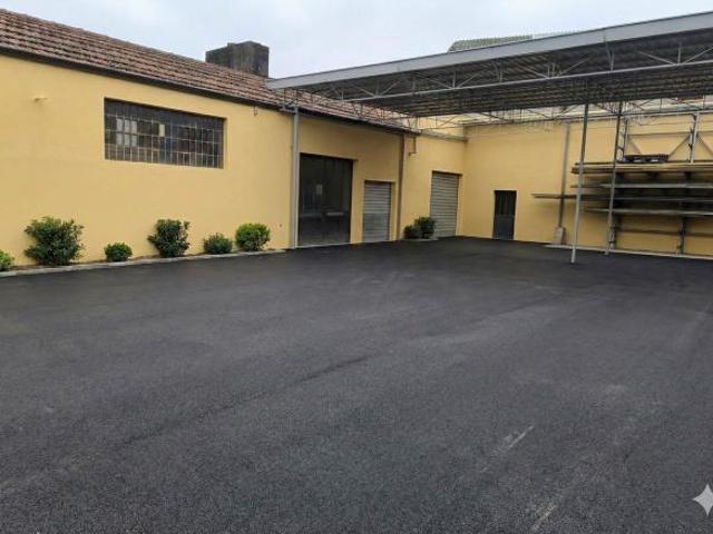 Capannone in vendita a Campi Bisenzio, Toscana