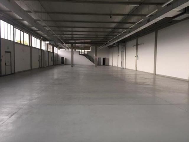 Capannone in affitto a Porcari, Lucca