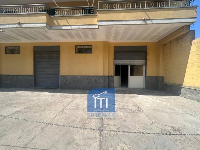 Capannone in affitto a Qualiano, Campania