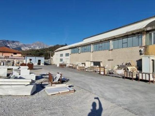 Capannone in vendita a Pontecimato, Carrara