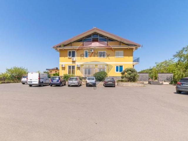 Capannone in vendita a Belpasso, Sicilia