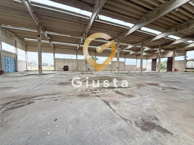 Capannone in vendita a Villaggio San Pietro, Puglia