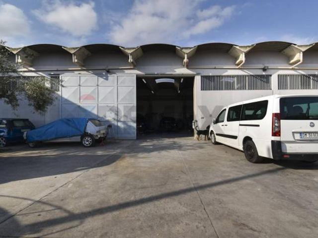Capannone in vendita a Piano Tavola, Camporotondo Etneo